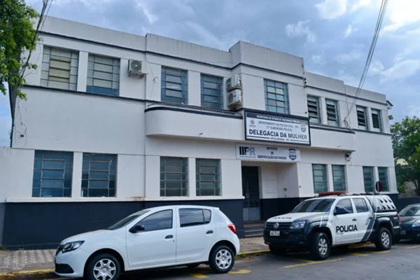 fachada da delegacia no Paraná