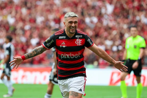 Imagem colorida de Arrascaeta - Metrópoles
