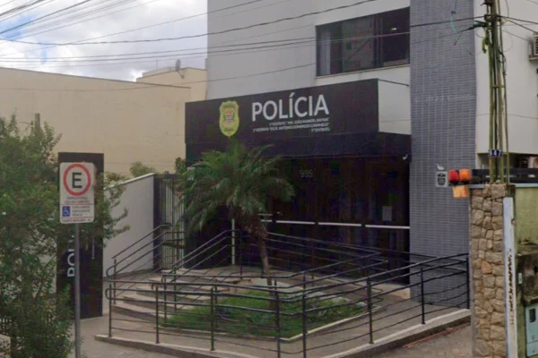 Imagem colorida de delegacia de São José do Rio Preto. Metrópoles