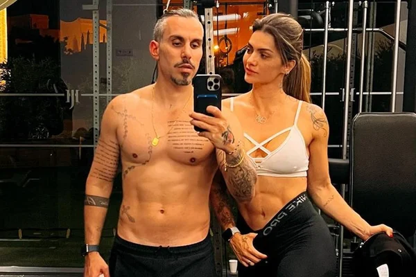 Foto colorida de Kelly Key e Mico Freitas