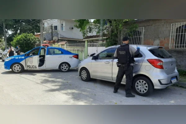Mulher é morta a tiros na porta de casa em São Gonçalo (RJ)