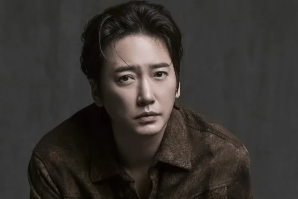 Imagem colorida de Lee Sang-bo - Metrópoles