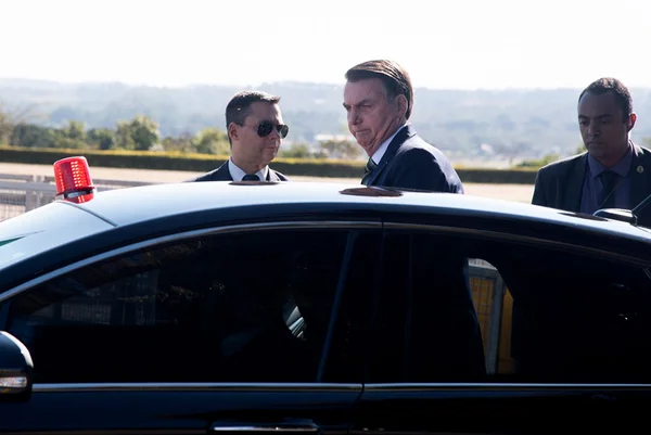 Bolsonaro diz que documentos oficiais sobre mortes na ditadura são “balela”