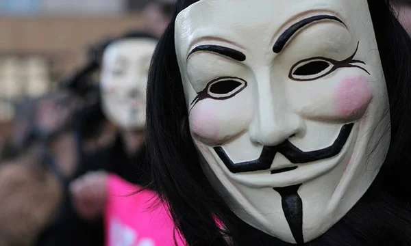 Grupo hacker Anonymous declara guerra cibernética contra Rússia