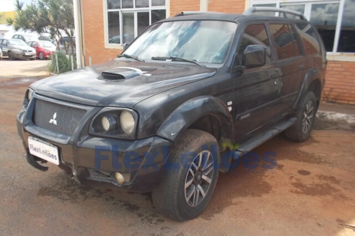 Mitsubishi Pajero Sport HPE 2008 R$ 5 mil Mitsubishi Pajero Sport HPE 2008 R$ 5 mil