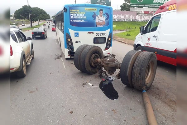 Ônibus sem todas traseiras
