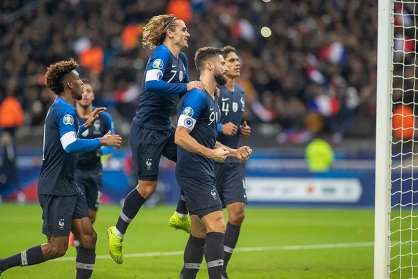França vence Moldávia de virada e se classifica para a Eurocopa