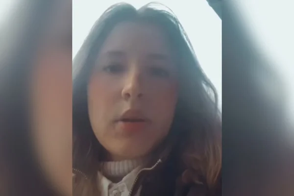 Vídeo: fiscal agride jovem que entrou sem máscara em ônibus no RJ - destaque galeria Vídeo: fiscal agride jovem que entrou sem máscara em ônibus no RJ - destaque galeria
