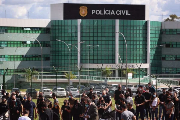 GDF pedirá equiparação da PCDF com PF; PMs e bombeiros também terão aumento