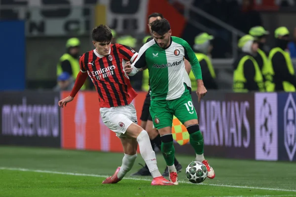 Vídeo: Milan é eliminado nos playoffs da Champions. Veja resultados