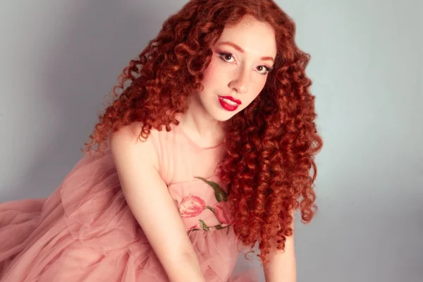 Relato de cantora autista Bea Duarte expõe violência e bullying nas redes sociais - Metrópoles