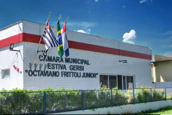 Fachada da Câmara Municipal de Estiva Gerbi - Metrópoles