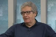 Ele faleceu aos 73 anos Ele faleceu aos 73 anos