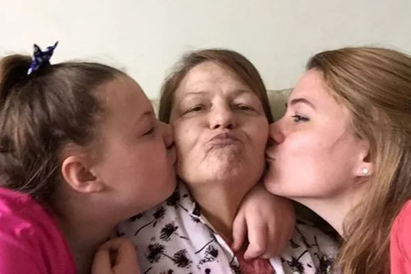 Mãe com câncer terminal vai deixar hospital para ir ao próprio funeral