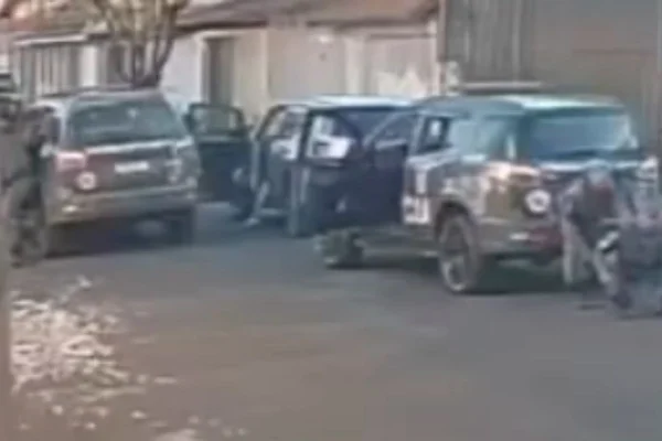 PMs cercam carro suspeito e executam dois. SSP alega troca de tiros - Metrópoles