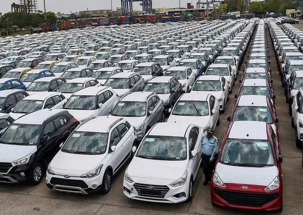 Preço dos carros dispara: inflação, falta de insumos, lucro de acionistas…