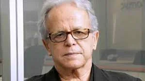 imagem colorida economista Luiz calos mendonca de barros
