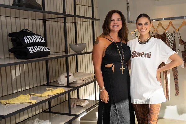 Raquel Jones reinaugura a loja Jeté com performance de Thuany Campbell