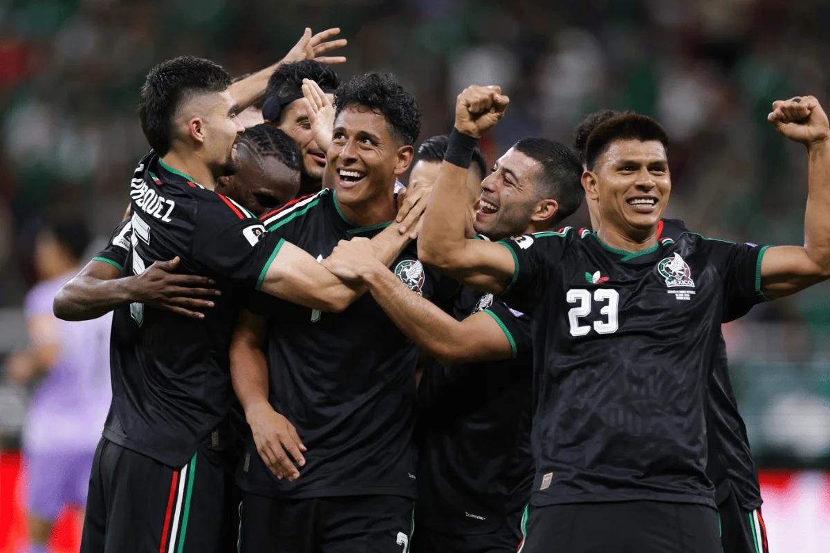 Jogadores do México comemorando gol diante da Coreia do Sul Jogadores do México comemorando gol diante da Coreia do Sul