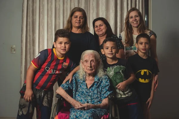 Moradora de Vicente Pires, prima de JK comemora 108 anos