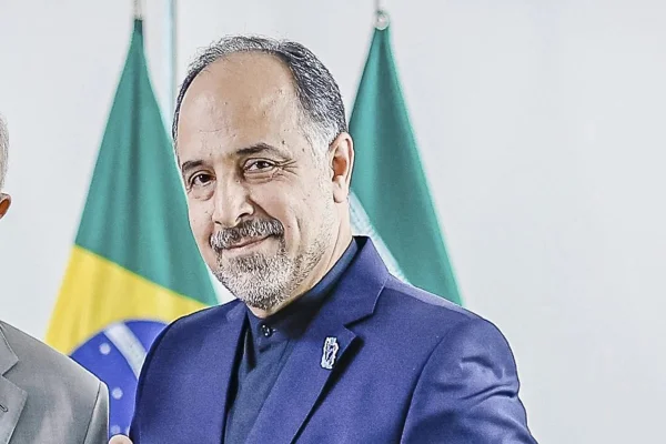 Imagem colorida de Abdollah Nekounam - Metrópoles