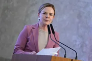 Gleisi Hoffmann, ministra de Relações Institucionais