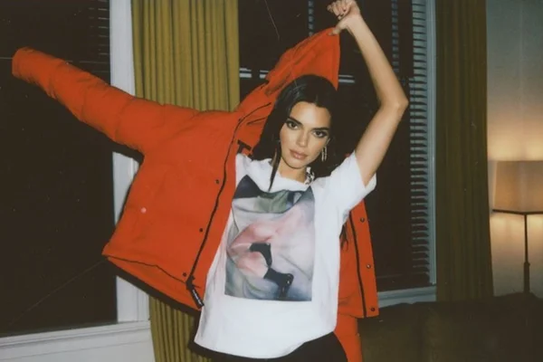 Kendall Jenner em propaganda para Aritzia
