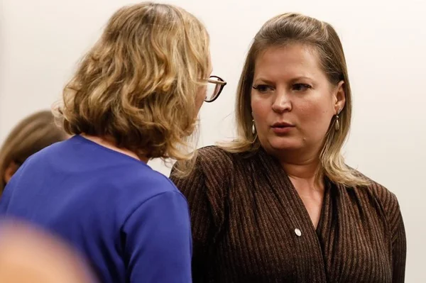 Joice Hasselmann e Maria do Rosário trocam farpas na CCJ