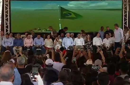 Em Santarém, Lula inaugura projeto de internet Infovia 01