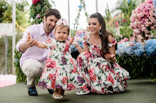 Primavera: Sophia Baracat Pantazis completa um ano em festa floral