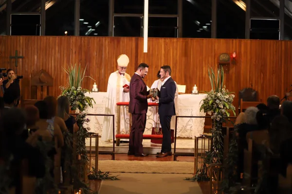 Igreja anglicana do DF celebra primeiro casamento homoafetivo