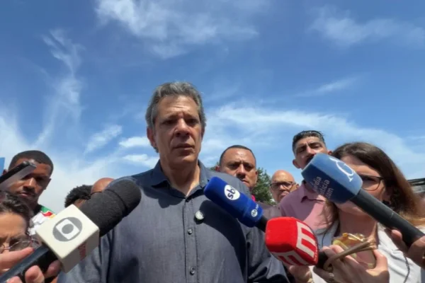 Imagem colorida de Fernando Haddad em São Paulo. Metrópoles