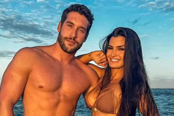 Foto colorida de Marina Ferrari e Gustavo Malafaia - Metrópoles