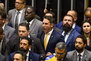 Deputados durante a votação do PL da Anistia