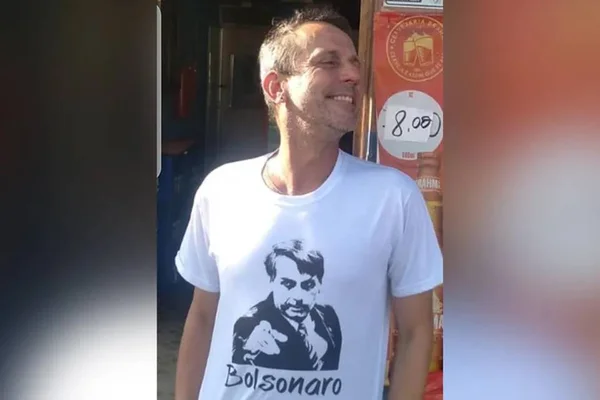 homem que agrediu jovem de 19 ano em bar de angra dos reis, rio de janeiro, por críticas a bolsonaro