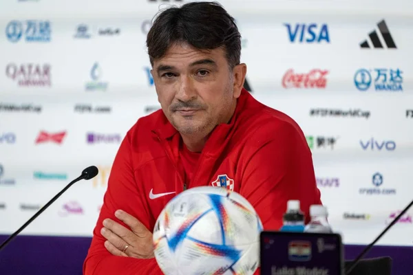 O técnico Zlatko Dalic, da Croácia, durante uma coletiva de imprensa no principal centro de mídia em Doha, Catar - Metrópoles