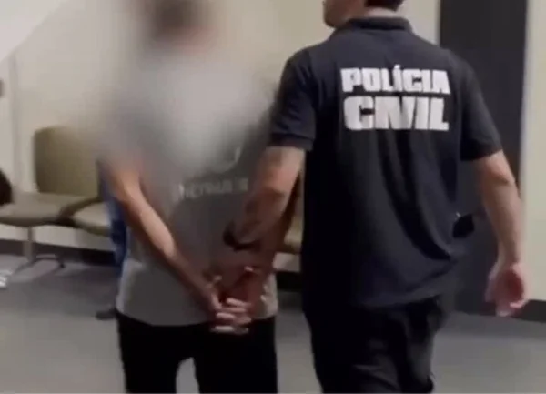imagem oolorida homem é preso após abuso sexual de mulher enquanto ela dormia em go