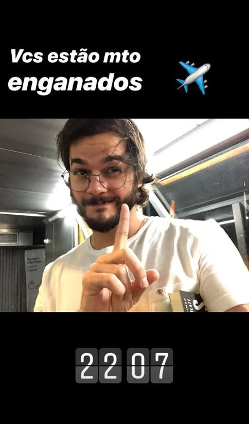 E fez uma brincadeira E fez uma brincadeira