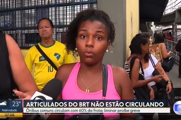 Avião? Passageira reclama da greve de ônibus e manda recado à patroa