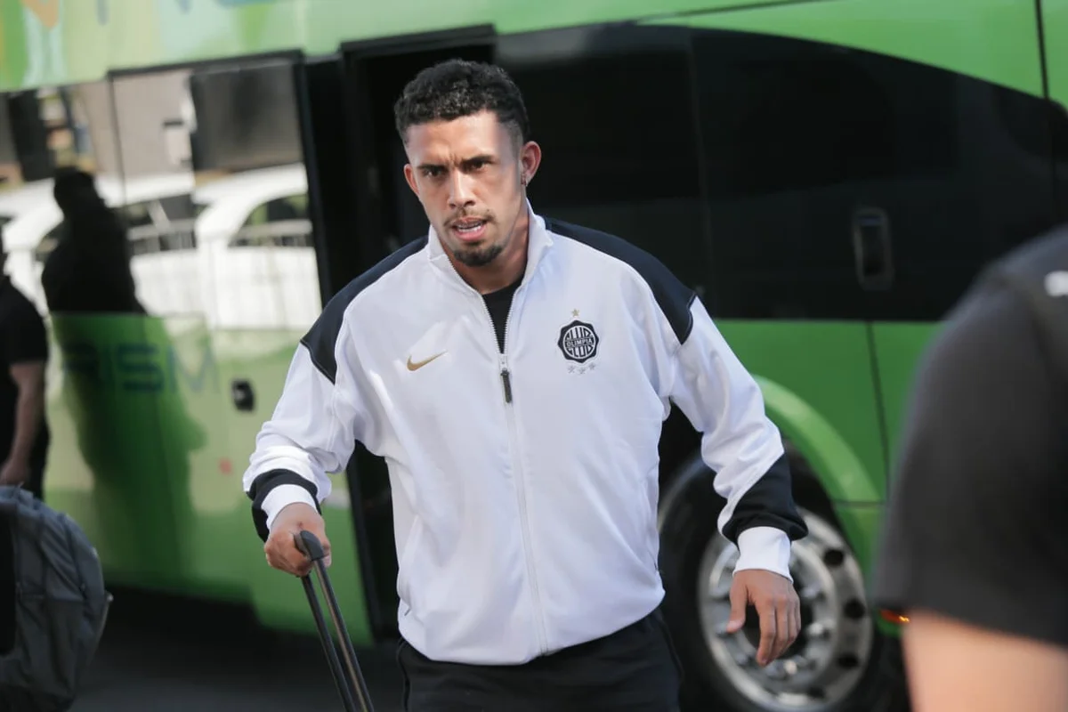 Junior Barreto, zagueiro do Olimpia Junior Barreto, zagueiro do Olimpia
