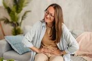 A intolerância à lactose acontece mais frequentemente por má absorção e diminuição da produção da enzima lactase