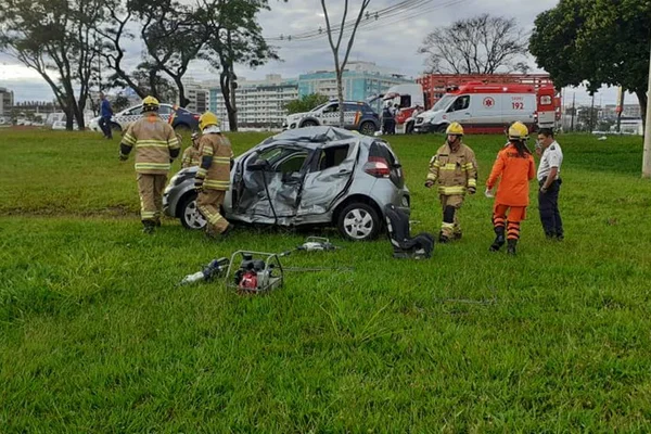 Motociclista morre em acidente na Epia Norte