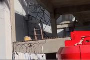 O acidente aconteceu após parte da marquise da obra ceder e atingir o trabalhador
