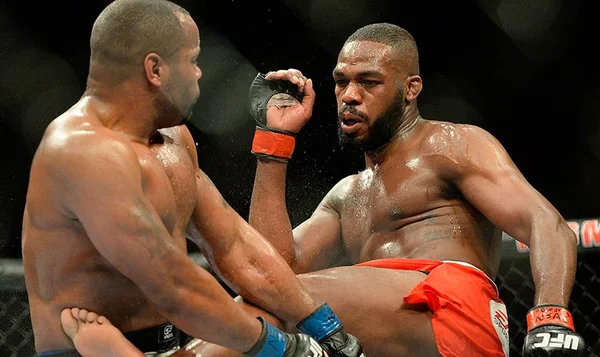 Jon Jones é pego em exame antidoping e está fora do UFC 200