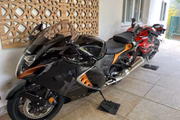 Motos importadas apreendidas na casa do Careca do INSS Motos importadas apreendidas na casa do Careca do INSS