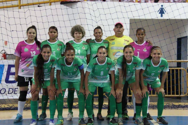 Treinador que revelou talentos do DF no futsal morre de Covid-19