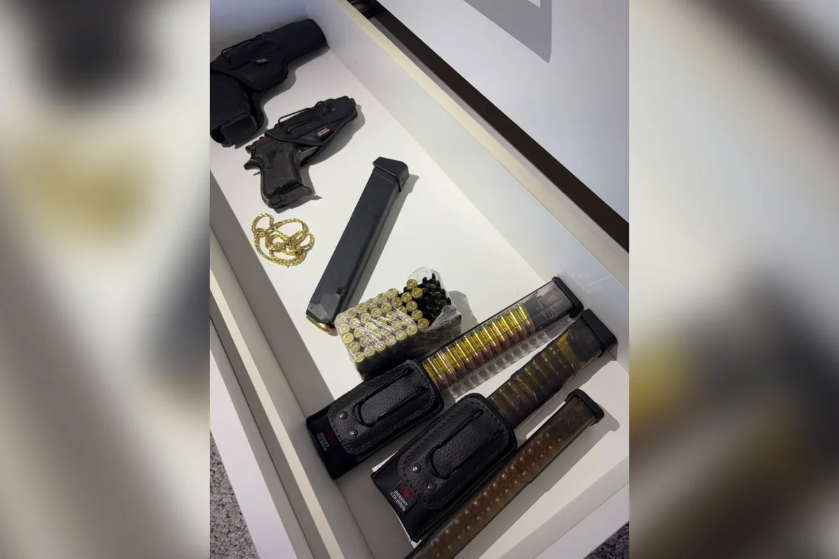Segundo a PF, o investigado era responsável pelo abastecimento de armamentos para organizações criminosas Segundo a PF, o investigado era responsável pelo abastecimento de armamentos para organizações criminosas