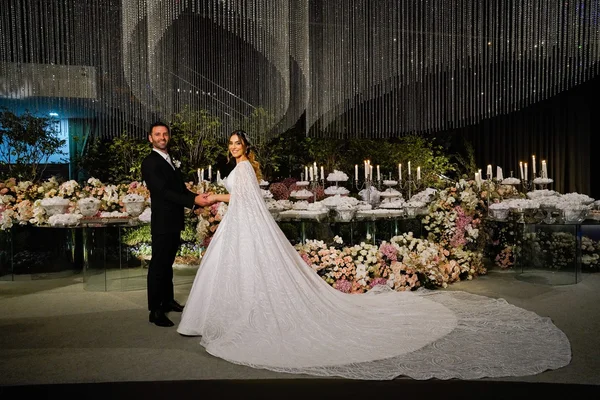 Suhad Shadi e Nasser Shawqi selam o amor em cerimônia luxuosa