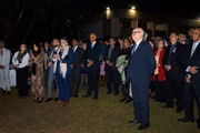 Os convidados do evento assistem ao discurso do embaixador da França, Emmanuel Lenain