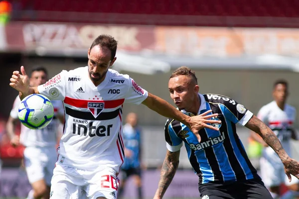 No Morumbi, São Paulo e Grêmio empatam em jogo sem gols